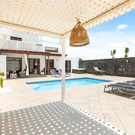 Maday Willa Playa Blanca (Lanzarote)